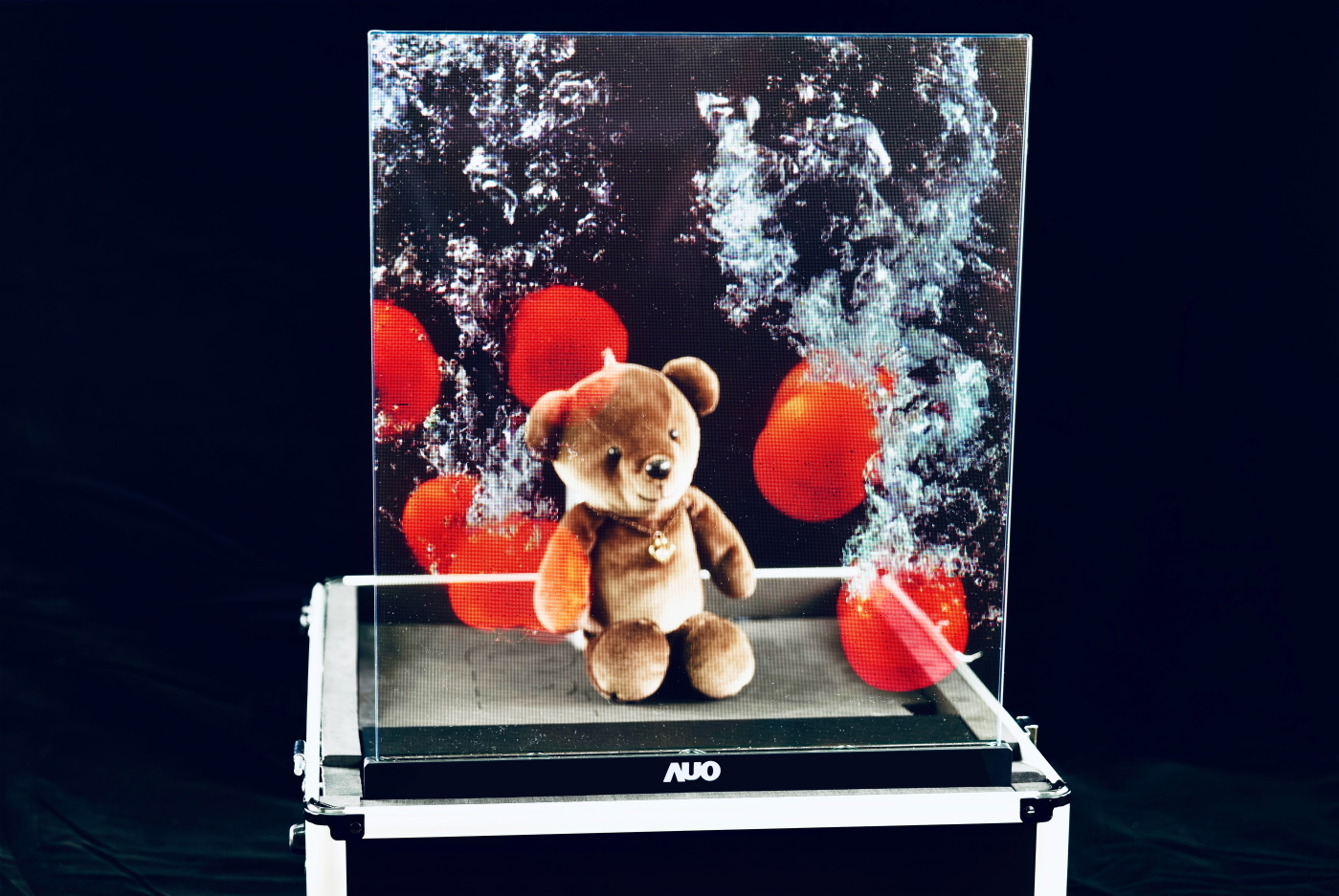 ���_(d��)�I(l��ng)���аl(f��)Micro LED͸���@ʾ�����߂�ߴ�͸�����@��������������ƴ��֮���ԣ��ɑ�(y��ng)����ǻ��Ƅ�(d��ng)���ǻ��������̘I(y��)չʾ�ȶ�Ԫ��(ch��ng)��