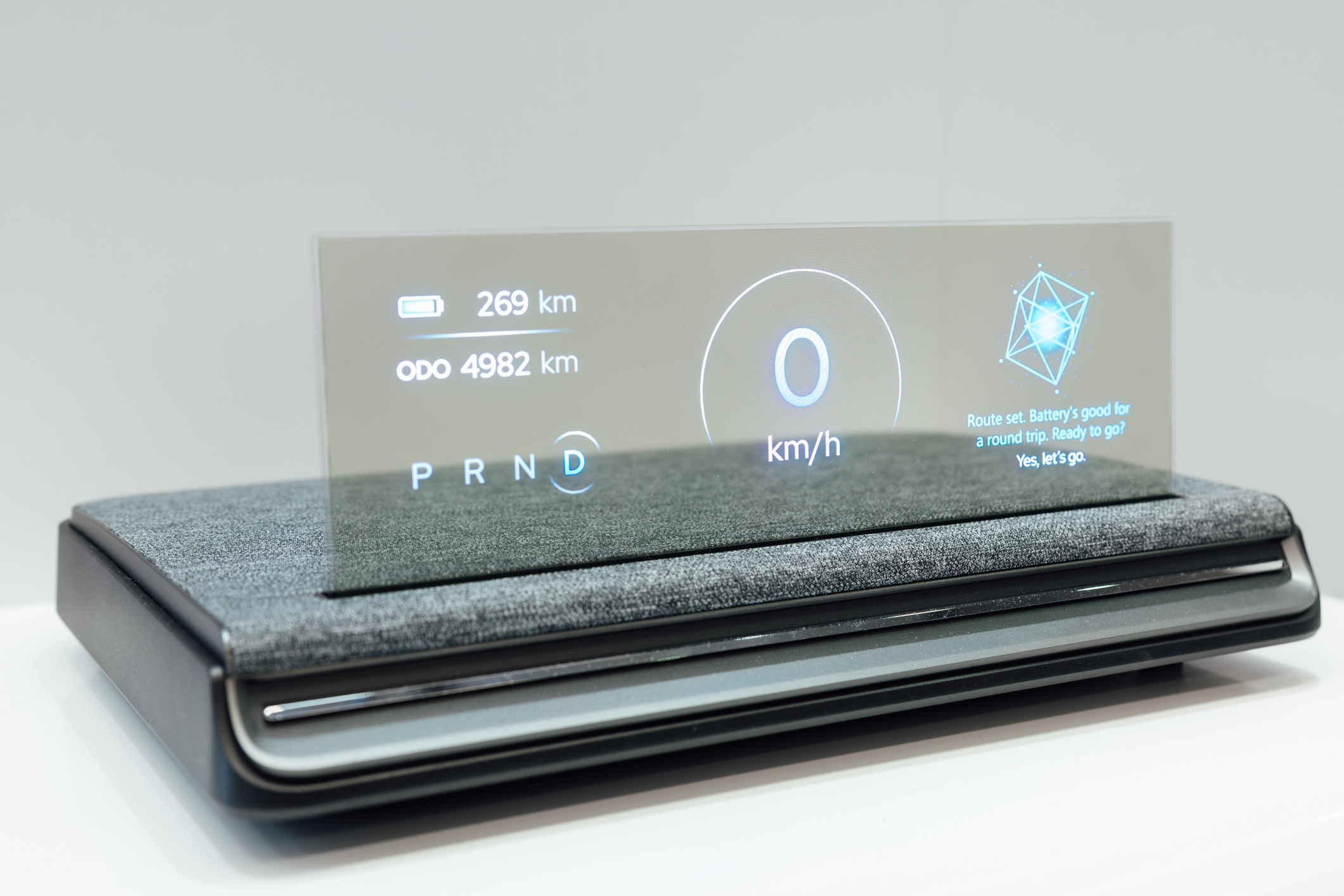 ȫ���׿�A(y��)ero Module͸��Micro LED�@ʾ��ģ�K���^�pӯͨ͸�����c��(sh��)�փ�(n��i)�������ںϣ��ṩ��(d��ng)�B(t��i)�@ʾ�����M(j��n)��������(g��)�˻�����������