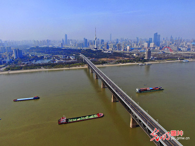 這里是武漢!英雄之城&ldquo;滿血復蘇&rdquo;